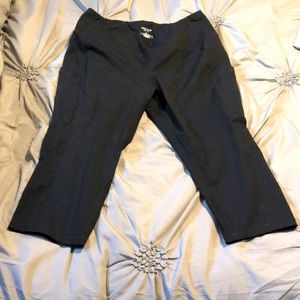 Torrid active Capri 2